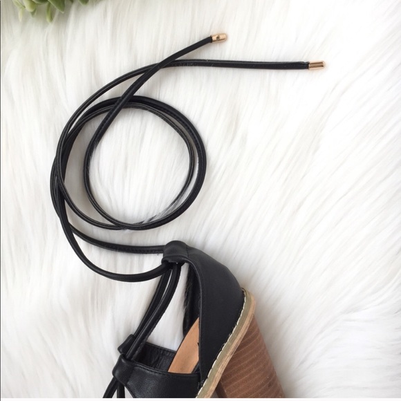 URBAN Outfitters, Black Tan Lace Up Heel - Picture 2 of 8